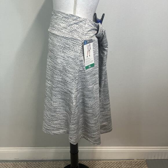 MPG Performance Gear Skirt sz Extra Large Black White Go Anywhere Travel Pockets - Picture 6 of 10